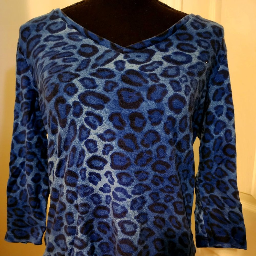 Jones New York Sport top blue leopard print, Medium
